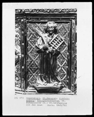 Schmalseite: Heiliger Laurentius mit dem Rost