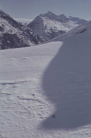 Mittenwald. Schneebedeckte Alpen