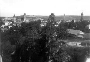 Löwenberg, Stadtansicht : Löwenberg (Lwówek Slaşki). Stadtansicht mit Laubaner Torturm, Pfarrkirche, Rathausturm und Minoritenkirche. Blick nach Nordnordost