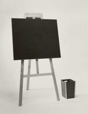 Papierkorb : Schulmöbel. Schultafel und Papierkorb (1973)