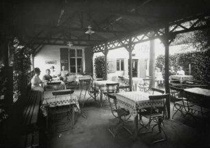 Heinrich's Restaurant. Terrasse