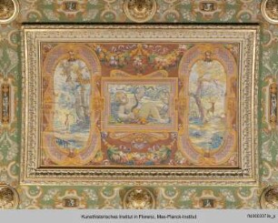 Deckendekoration des Salone Verde : Geflügelter Putto mit einer Schlange sowie Hirsche auf einer Lichtung
