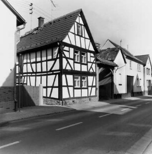 Ober-Mörlen, Usinger Straße 7