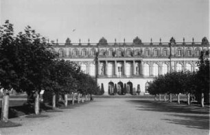 Schloss Herrenchiemsee : Blick auf das Schloss Herrenchiemsee auf der Herreninsel