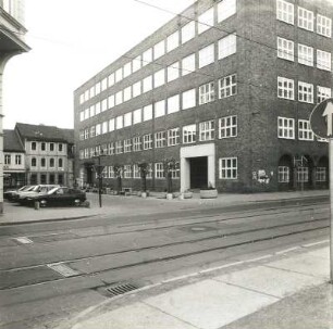 Cottbus, Neumarkt 5. Neues Rathaus (1934/35, 1967 Aufstockung). Straßenansicht von der Berliner Straße