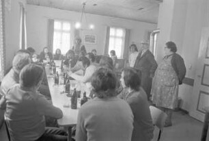 Frühschoppen des Evangelischen Gemeindedienstes in der Bellenäckersiedlung mit Bewohnerinnen und Bewohnern zu aktuellen Problemen in der Siedlung