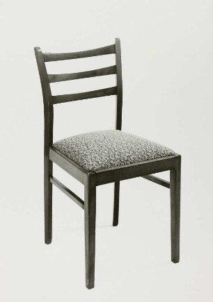 Stuhl mit gepolsterter Sitzfläche (Modell 4542)