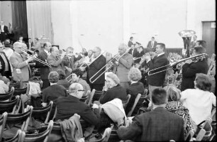 Donaueschingen: Donaueschinger Musiktage; Ständchen der Bläsergruppe des Südwestfunks im Saal
