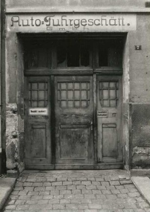 Radeberg, Dr.-Wilhelm-Külz-Straße 7. Wohnhaus (um 1915). Tor der Hofdurchfahrt