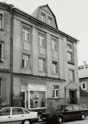 Neustadt in Sachsen, Wohnhaus : Neustadt in Sachsen. Wohnhaus mit Laden (um 1910), Sebnitzer Straße 2. Straßenansicht