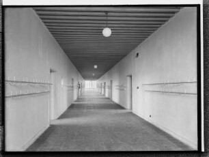 Schule Wiesendamm (Hamburg-Winterhude): Flur : SchumacherWV Nr. 275