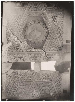 Decke des Peristyls, Baalbek: Detail