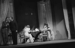 Szenenbilder aus der Operette "Der Opernball" von Richard Heuberger in einer Aufführung des Brandenburgischen Landestheaters in Potsdam