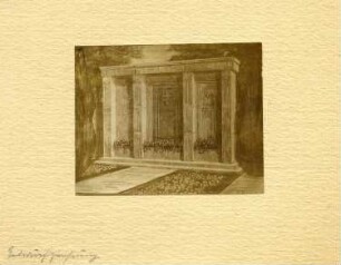 Entwurf eines Familiengrabmals : Entwurf eines Familiengrabmals. Zeichnung (wohl um 1910; C. Brose)