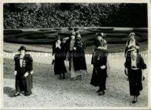 Cecilie von Preussen bei einer Wohltätigkeitsveranstaltung in Sanssouci