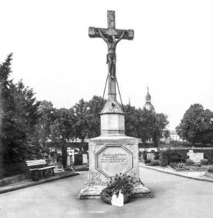 Alter Friedhof, Friedhofskreuz; Seligenstadt, Aschaffenburger Straße 48