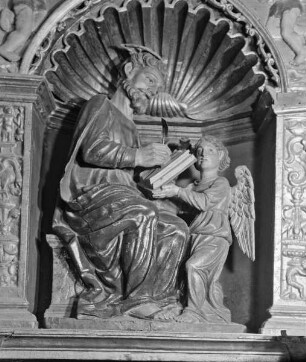 Hochaltar, Sockelgeschoss: Evangelist Matthäus