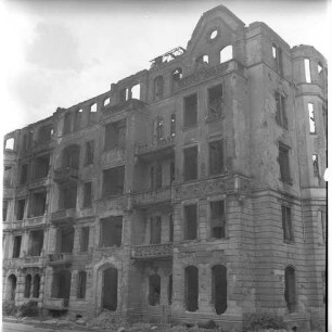 Negativ: Ruine, Luitpoldstraße 32, 1950