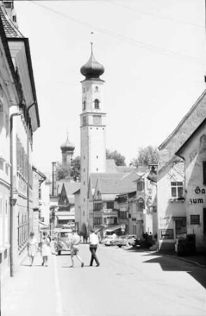 Isny: Obertorstraße mit Blaserturm