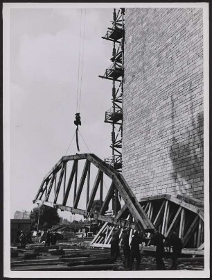 Baustelle einer Autobahnbrücke