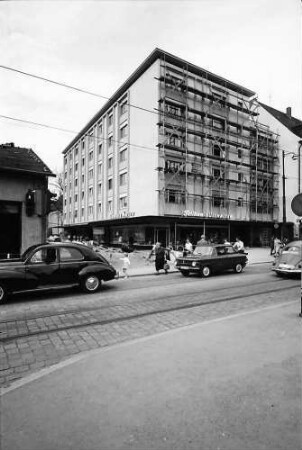 Freiburg i. Br.: Neues Bürohaus am Ring von unten
