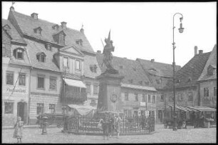 Penig a. d. Mulde. Markt mit Kriegerdenkmal