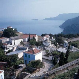 Alónnisos, Chora. Ausblick vom Kastron auf Ort und Nordwestküste