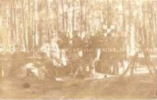 Soldatengruppe im Wald