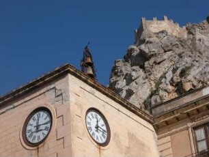 Kirche und Hausberg in Cefalu
