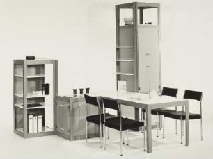 Eßtisch : SZ-System (1976; Hochschule für Kunst und Design Halle (Burg Giebichenstein)). Eßtisch mit Stühlen und Regal-Schrank-Anbaukombination