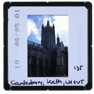 Canterbury, Kathedrale : Außenansicht Langhaus, unterer Teil