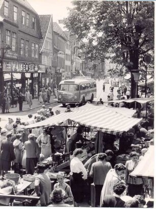 Lange Straße und Marktplatz. Detmold. Blick vom Marktplatz zum Hornschen Tor