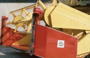 Fotografie: Erntetechnik, Mähdrusch, Mähdrescher selbstfahrend, Rapsvorsatz