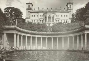 Dresden, Schloss Albrechtsberg, Gartenseite, Terrassenanlage mit Blick zum Schloss : Aufnahme 1957, Pionierpalast "Walter Ulbricht", Elbseite mit Bad