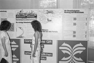Ausstellung der Verbraucherberatung Karlsruhe "Gärtnern ohne Gift" in ihren Räumlichkeiten in der Südlichen Hildapromenade 2