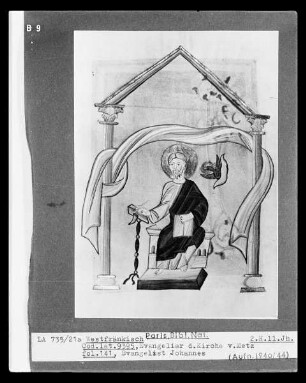 Evangeliar aus Metz — Der Evangelist Johannes schreibend, Folio 141 recto