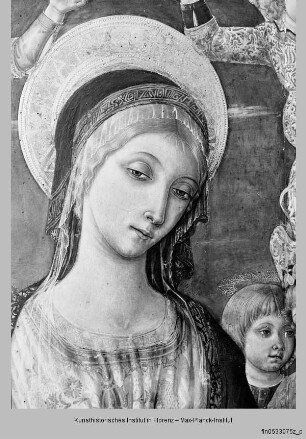 Thronende Maria mit Kind, Hieronymus und Johannes dem Täufer : Retabel, Mitteltafel: thronende Maria mit Kind und Engel