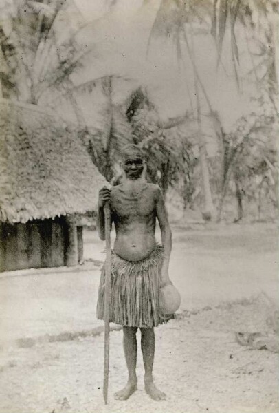 "Vieil homme, des années passées en Nouvelle Poméranie. Nauru"