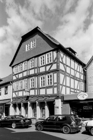 Wohn- und Geschäftshaus (Wohnhaus, heute mit Ladeneinbau, Fachwerk); Gemünden, Steinweg 18