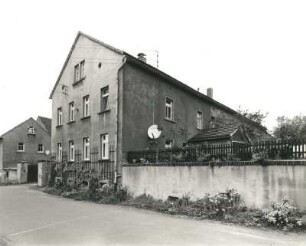 Wurzen-Dehnitz, Dorfstraße 5. Dreiseithof (1801/1900). Wohnstallhaus
