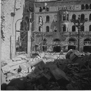 Berlin. Ruine des Romanisches Cafes