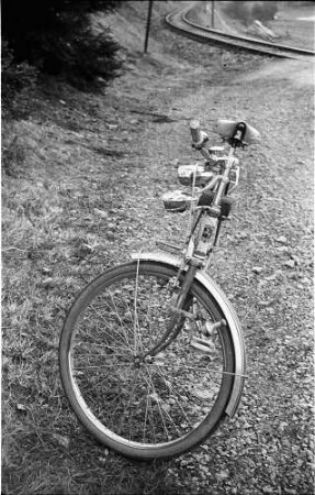 Fahrrad mit zwei Lampen, benutzt von dem Schüler Botho Walldorf, geboren 1945, um den Dampfzügen in den Jahren 1960 - 1969 nachzufahren