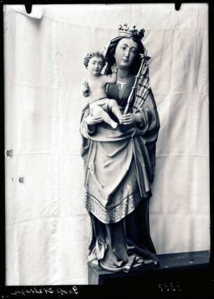 Pfarrkirche; Stehende Madonna, spätgotisch