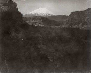 Tal des Rio Saquimalag mit Cotopaxi (Südwest) im Hintergrund