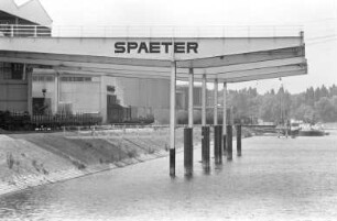 Diskussion um den Hochwasserschutz im Karlsruher Rheinhafen