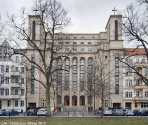 St. Kamillus-Kirche; Berlin, Charlottenburg-Wilmersdorf