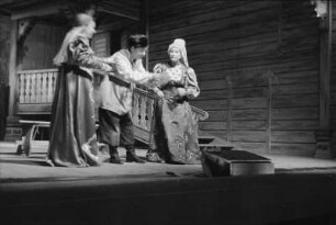 Szenenbilder aus "Die Brautschau" von J. S. Miljutin mit F. Kronström, M. Ladyka a. G., M. Dorka a. G., J. Siegl, J. Bergmann, A. Göse a. G., Metropol-Theater,