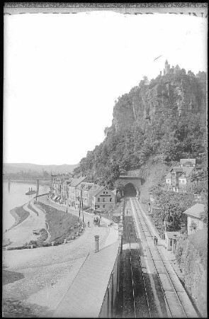 Bodenbach a. Elbe. Schäferwand und Eisenbahntunnel