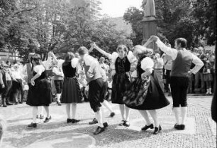 Freiburg: Rathausplatz; Tanz, Trachtengruppe aus dem Hotzenwald