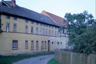 Weg nach Eichenberg, Außenfront der Mühlengebäude